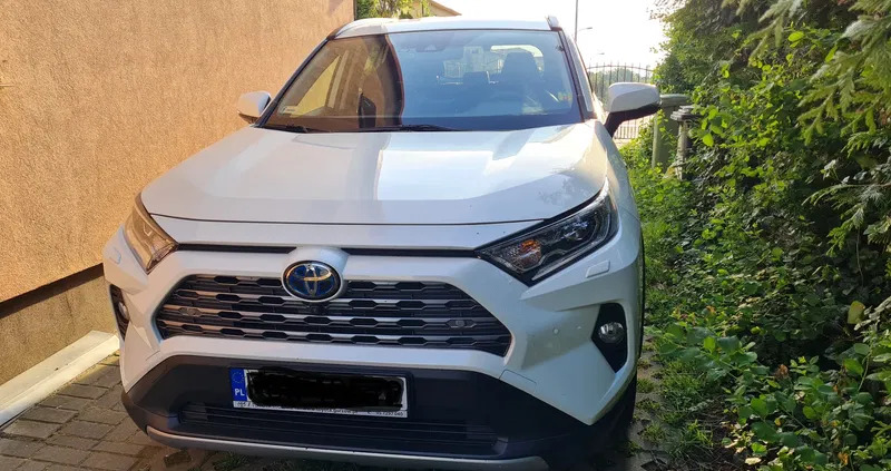 samochody osobowe Toyota RAV4 cena 42000 przebieg: 45000, rok produkcji 2021 z Gryfino